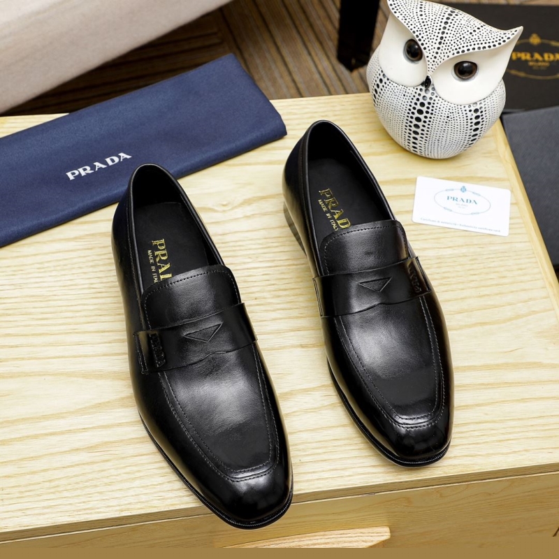 Pra*a leather shoes